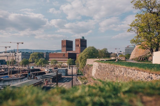 Oslo rådhus sett fra Akershus festning